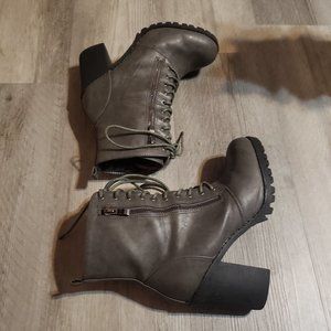 Dream Pairs, Grey chunky heel, square toe, zipper lace up ankle boots 8.5